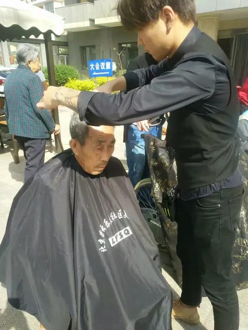 乐益社区美发协会携手会员单位，开展4月公益美发服务活动